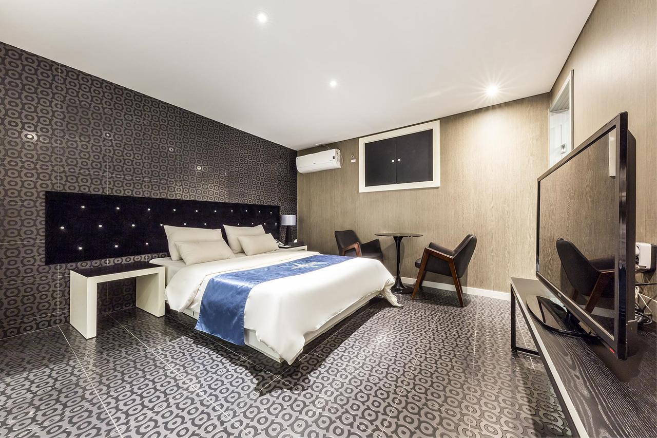 Cheonho Hotel The Blue Сеул Екстер'єр фото