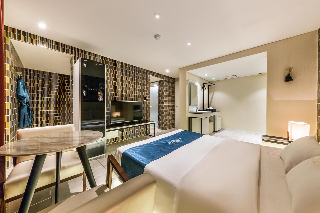 Cheonho Hotel The Blue Сеул Екстер'єр фото